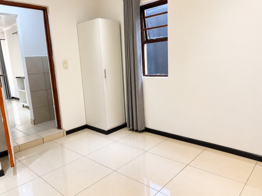 To Let 1 Bedroom Property for Rent in Beacon Bay North Eastern Cape